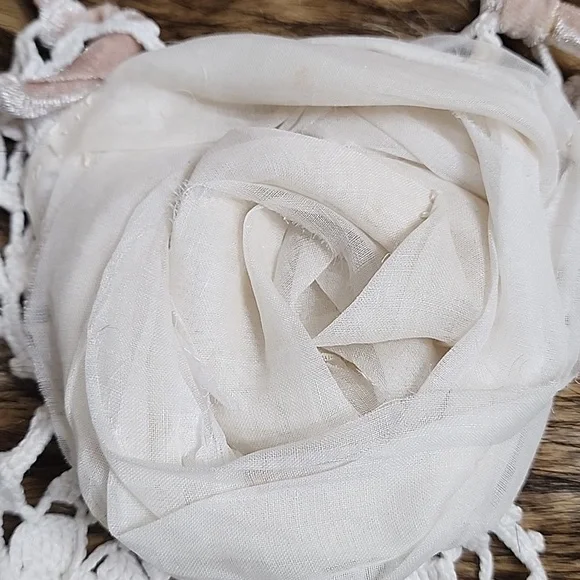 JABOT🪷MOSSIE ANNA ARTISAN DESIGN 🪷🪷🪷NWT - Picture 7 of 8